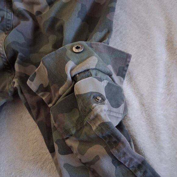 Cat & Jack Boy's Size 16 Green Camo Tapered Cargo Pants - Picture 10 of 14